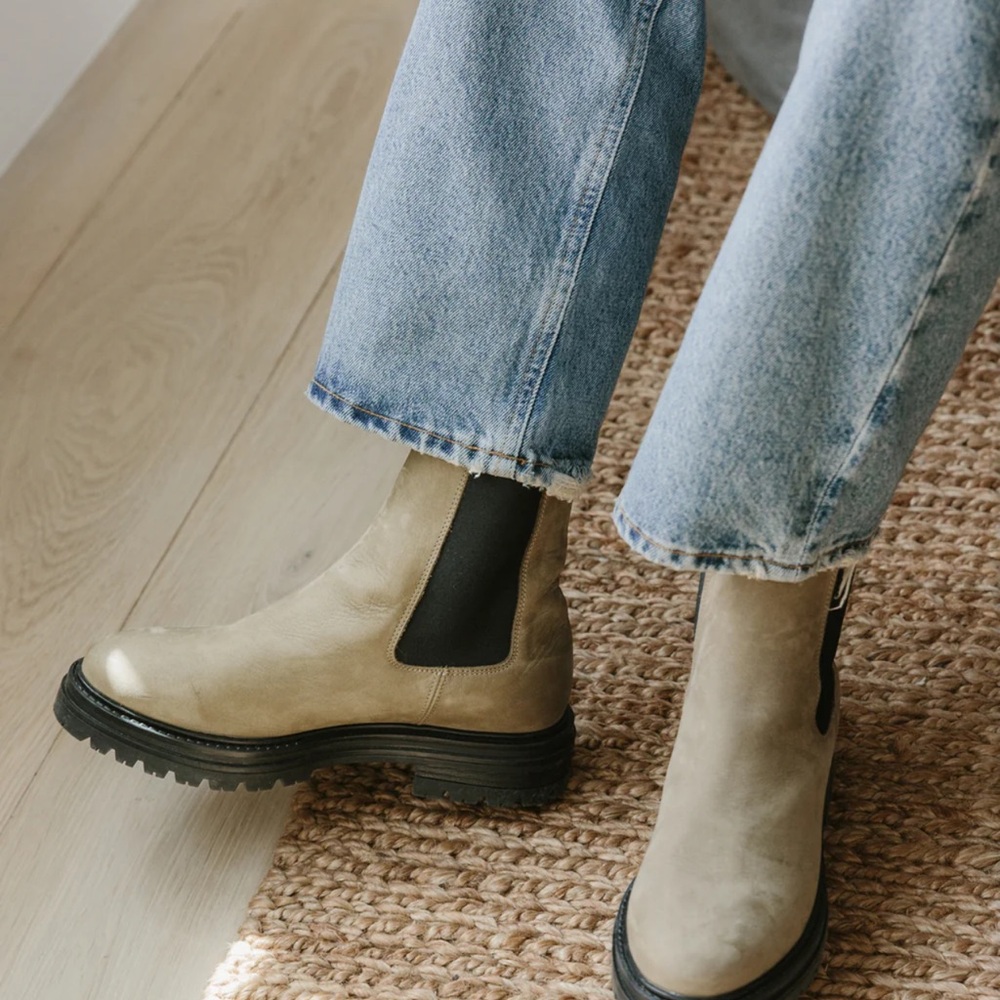 Jenni Kayne lug boot!